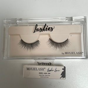 Moxielash lashes and adhesive